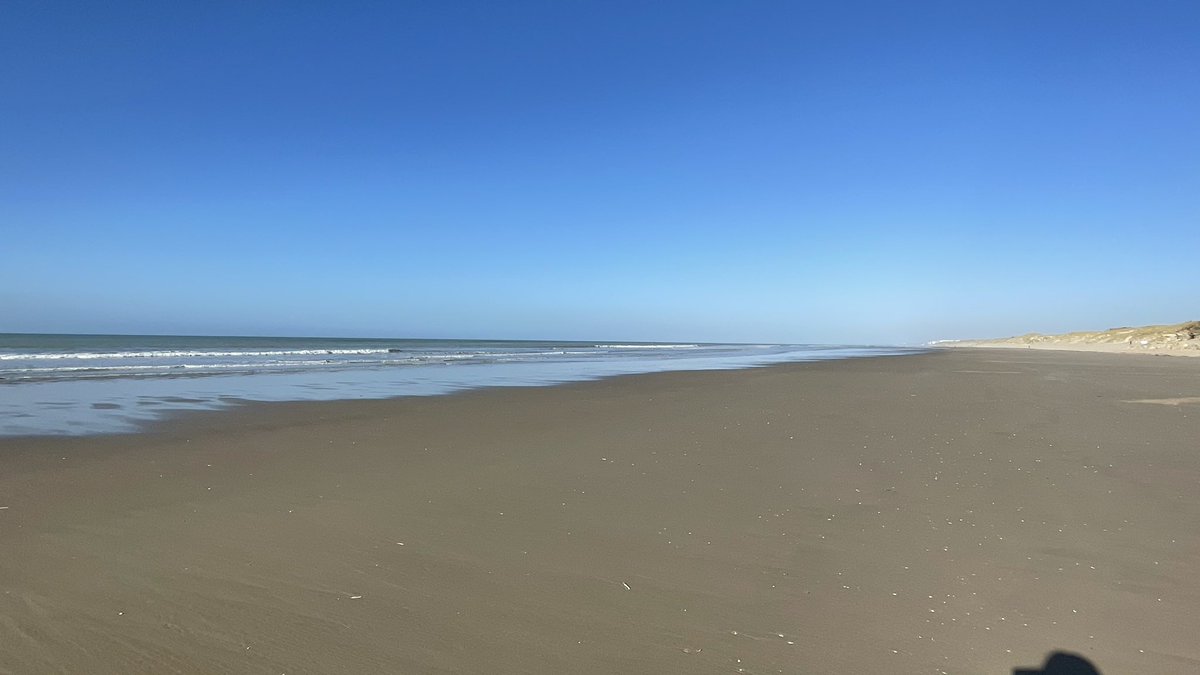 histgeoblog's tweet photo. Direction #Merlimont ! #cotedopale #berck #terminus #plage https://t.co/wUEpzOeceX