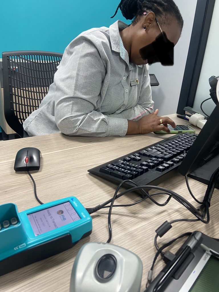 A quick image to show the assistance I received at <a href="/FNBSA/">FNB South Africa</a> this morning. WhatsApp videos must have been very insightful, while I waited for assistance.