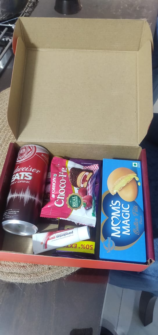 lamedaar's tweet photo. Very much appreciated @SwiggyInstamart this assorted goodies box. https://t.co/63kCYcUFUr