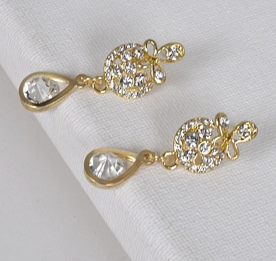 ShopSmartMart1's tweet photo. 🤯 You won’t believe this! Great Deal On This Pair of Gold Dangle Rhinestone Earrings selling at $5.99 🤯
by Harmony Goodies ⏩ https://t.co/Ec1GIwFFIq
🚀 Selling out fast so be quick! 🚀 https://t.co/OJiwFtHufX
