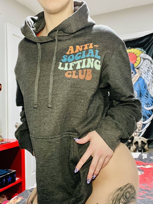 good morning ☀️ broke in the new gym hoodie 🔱 https://t.co/UIiqLJq26G<a href="/tag/internationalwomensday"class="tags"><span>#internationalwomensday</span></a>