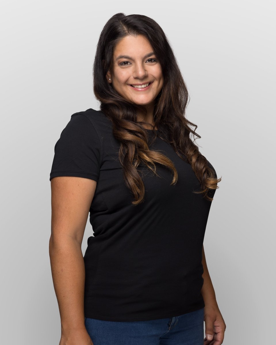 meierkamer_ch's tweet photo. Wir durften neue #Teambilder für die Durchstarter Werbetechnik erstellen. Mit unserem mobilen #Fotostudio haben wir die #Teamfotos in den Räumlichkeiten vor Ort fotografiert. Ob #Portraitfotografie für Corporate oder #PersonalBranding, wir stellen die Menschen in den Vordergrund. https://t.co/d64XvKtjUm