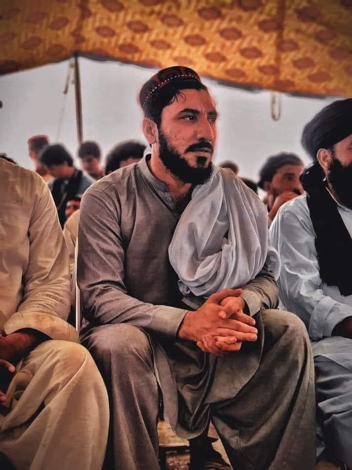 RahimWazir5's tweet photo. A Ray of Hope in the Darkness.
Mashar❤️
#ManzoorPashteenOurPride https://t.co/iE07X1u8FR