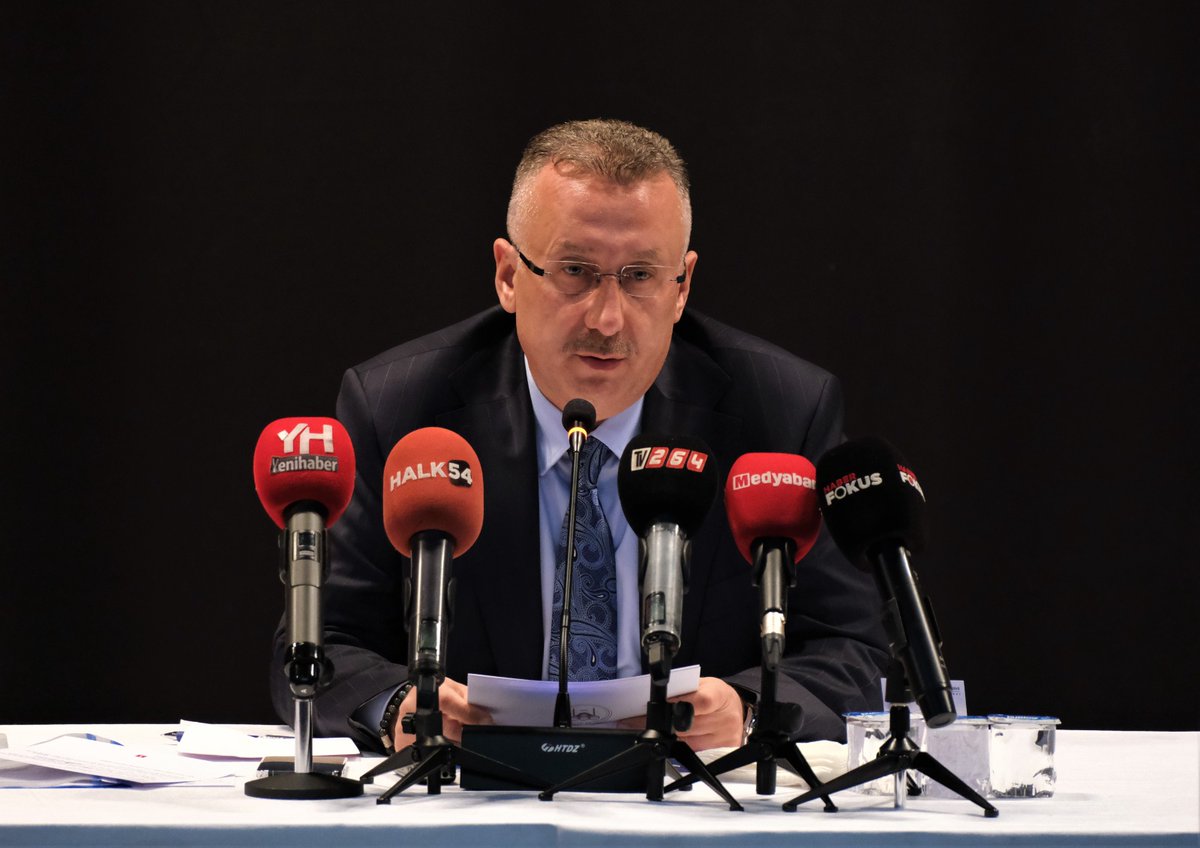 ISIKSUMUTLU's tweet photo. Şubat meclisimizde tüm siyasi partiler afet bölgesi için tek yürek olduk.

Cumhurbaşkanımızın liderliği ve AFAD koordinesinde yardımları etkin ve tek elden afet bölgelerine ulaştırmak için hepimiz seferberiz.

Ayrıntılar:
https://t.co/9BbqdZJ5ch https://t.co/mMK3KcV87Y