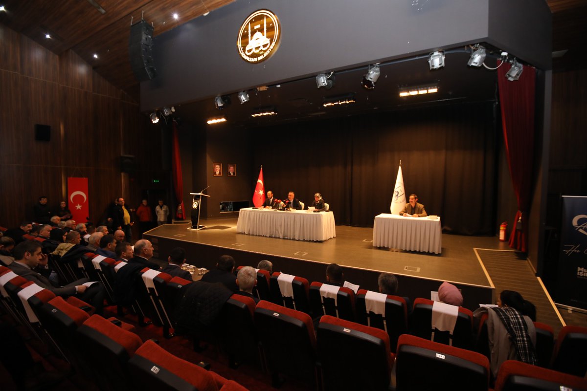 ISIKSUMUTLU's tweet photo. Şubat meclisimizde tüm siyasi partiler afet bölgesi için tek yürek olduk.

Cumhurbaşkanımızın liderliği ve AFAD koordinesinde yardımları etkin ve tek elden afet bölgelerine ulaştırmak için hepimiz seferberiz.

Ayrıntılar:
https://t.co/9BbqdZJ5ch https://t.co/mMK3KcV87Y
