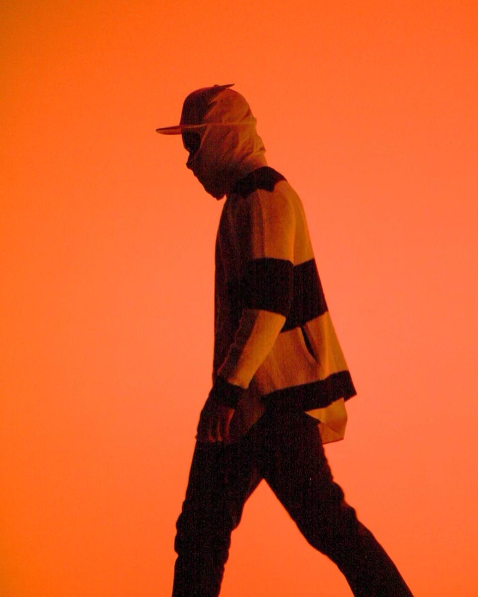 HERMENSVALID's tweet photo. HERMENSVALID @ Boston University 
C/o Hermen Acheampong

#fashion #fashionshow #fashionweek #bostonuniversity #streetwear https://t.co/mI2g7zJ2en