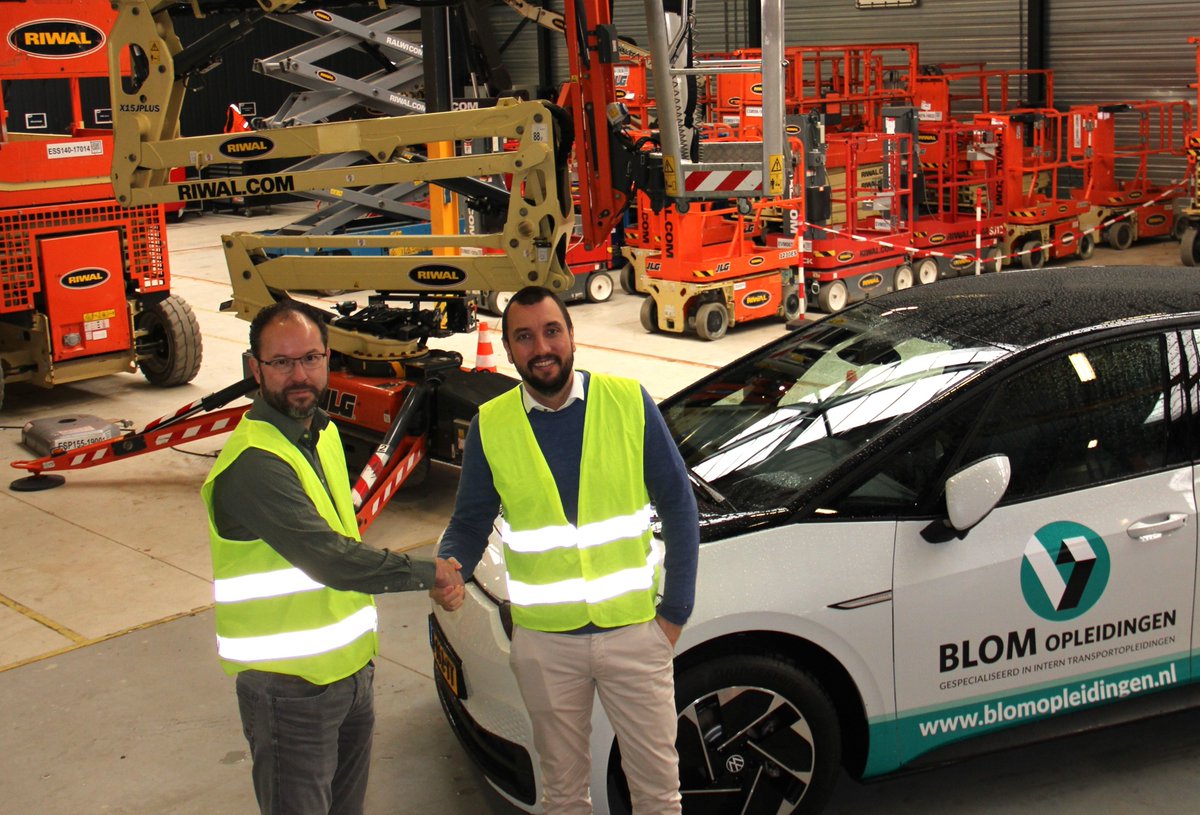 Samenwerking met Riwal hoogwerkers blomopleidingen.nl/blog/samenwerk…