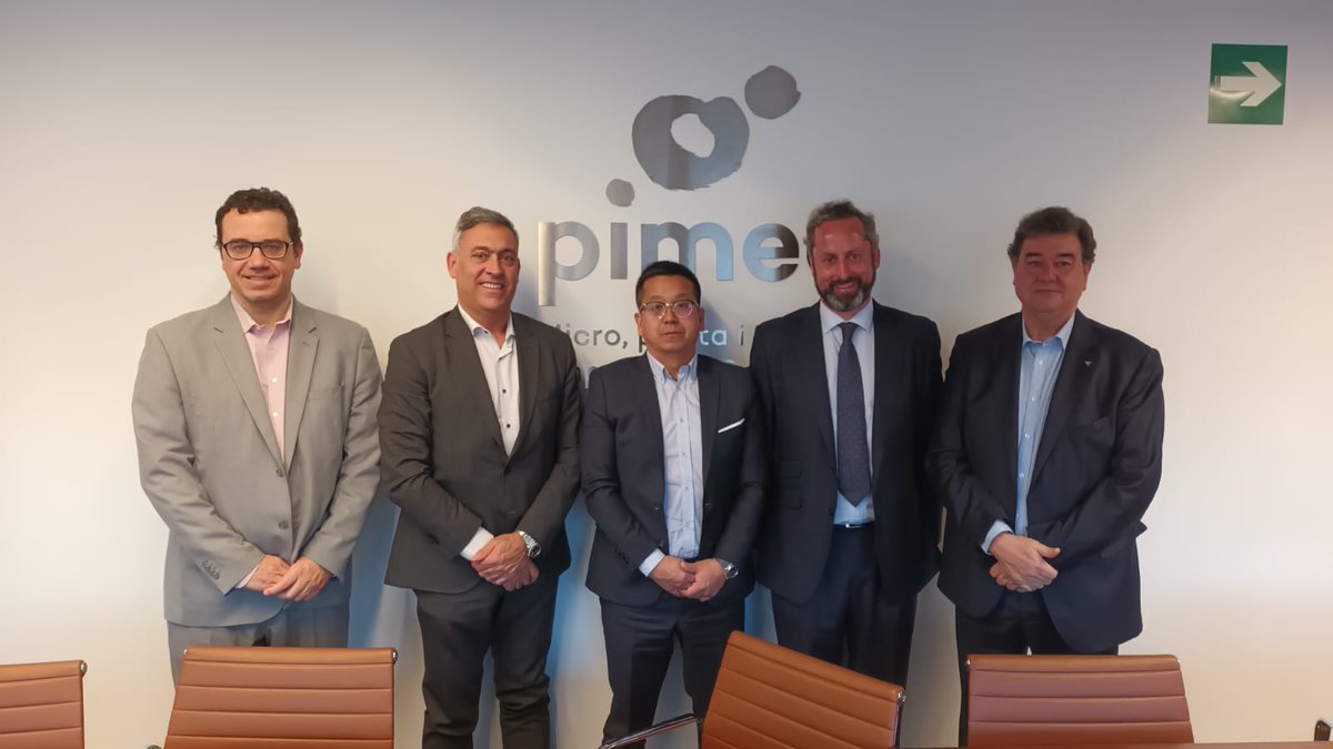 Pimec's tweet photo. 🤝Impulsem la promoció de productes alimentaris catalans a la #Xina, arran de la signatura d'un conveni amb #HITCO, empresa hispano-xinesa líder en l'acollida de turistes xinesos i coreans a Espanya. Després de la #Covid19 es recuperaran els fluxos turístics amb #Àsia.
#PIMEC https://t.co/kwEagVPTkk