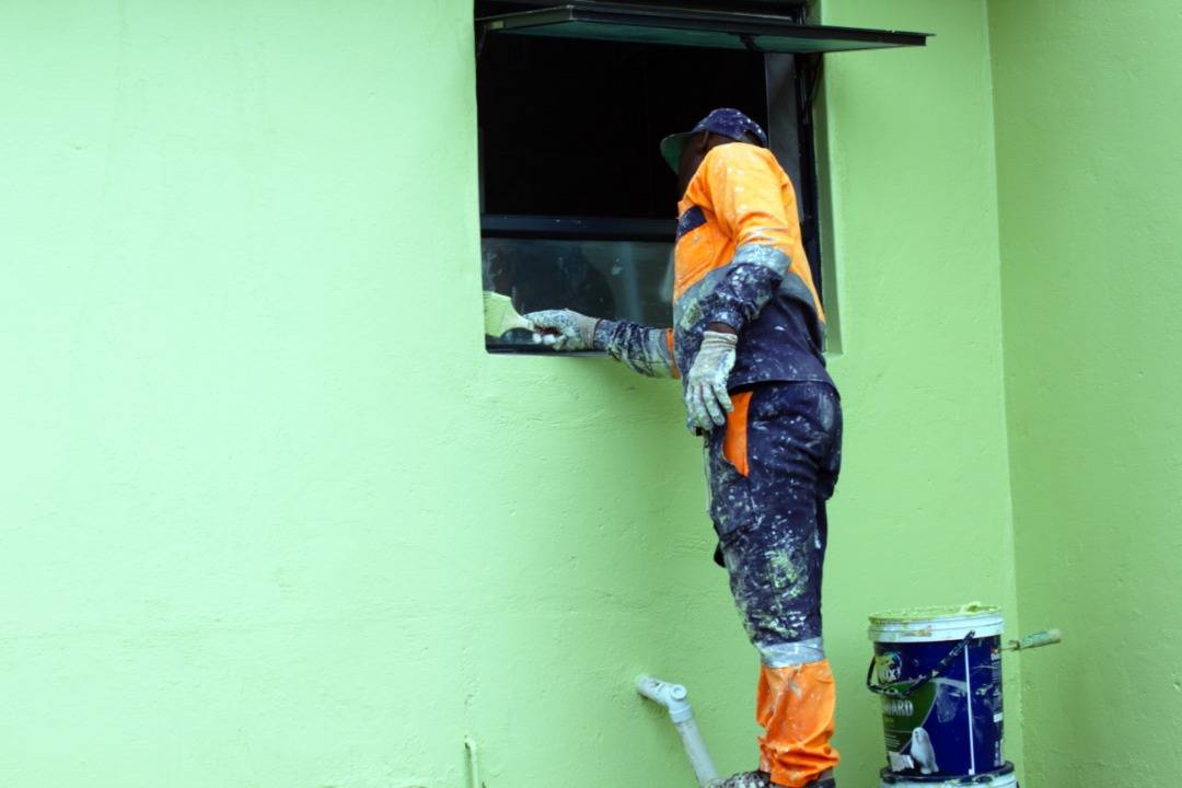 DelstanConstr's tweet photo. The #DelstanConstruction team strives to provide unique and quality end products on every project we take on. #Painting is an #essential part of most of our work and we ensure the best brands for superior results. #Construction #Dulux #2023 https://t.co/ulhtWvYkt1