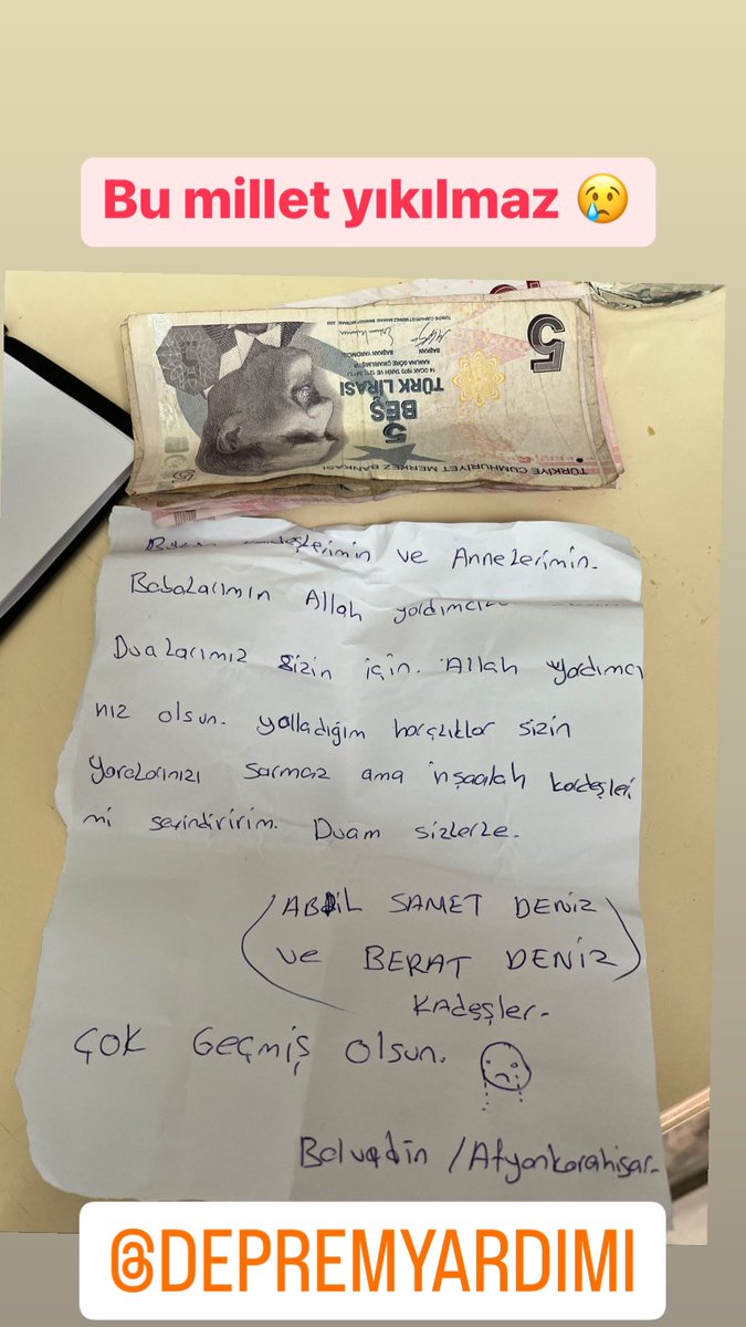 ErtugrulSevim03's tweet photo. Bugün yardım merkezine gelen kaçıncı kumbara hatırlamıyorum. Çocuklarımız harçlıklarını depremzedelere göndermek istiyorlar. Bu millet yıkılmaz.. https://t.co/c0bV058u7H