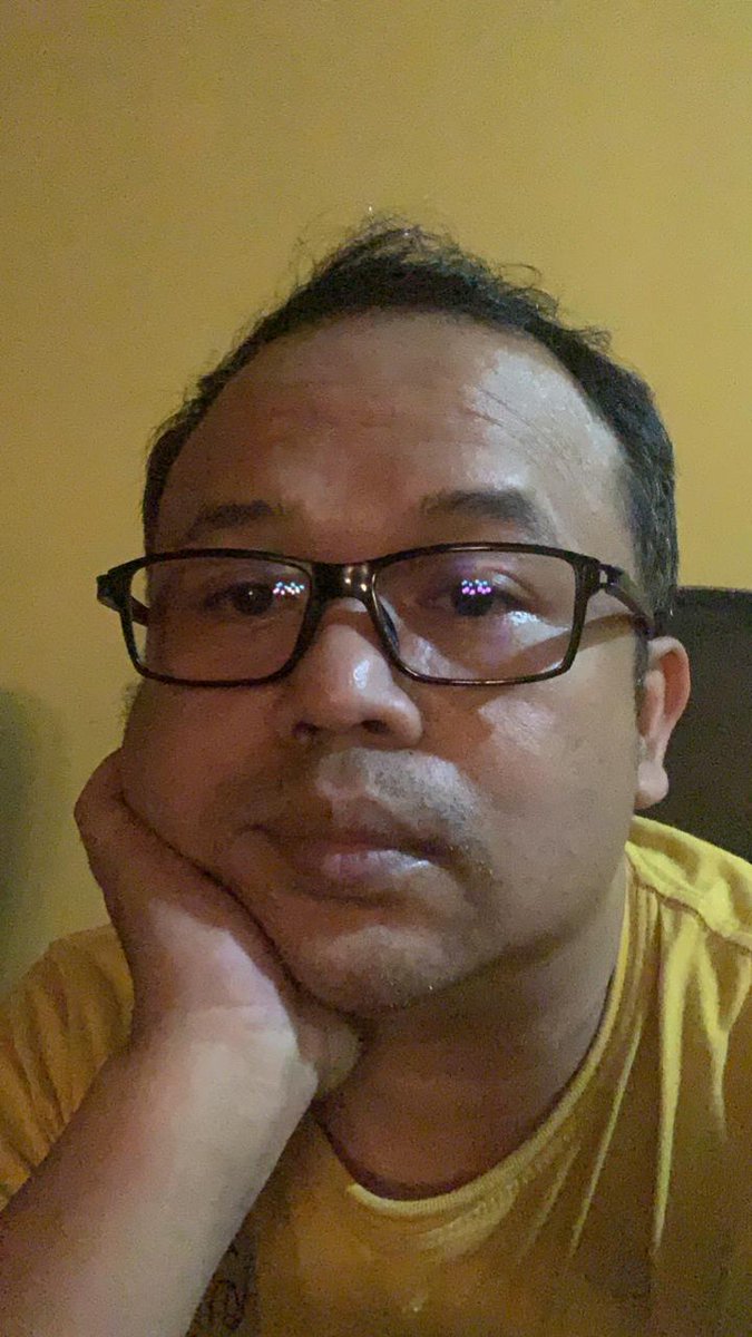 kafiradikalis's tweet photo. ...Waspadalah ma orang ini, lagi berkeliaran di sekitar Gerlong, Bandung.

Psikopat+penipu profesional.

Dulu akun'y Dulatip. Nama asli Ade Irawan. Ngaku S2 Ohio Univ padahal S1 aja kagak.

Ex mertua'y sudah polisikan dia sejak 4thn lalu karna ditipu 800jt (total 1,3M)... (``,) https://t.co/0OfyAW3cMT