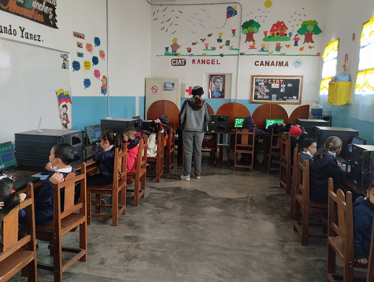 ory36's tweet photo. Llevamos las Tecnología a cada rincón de nuestra patria #22AñosDeRevoluciónTecnológica por nuestro niños y niñas @Fundabit_ @FundabitMerida https://t.co/XOUdJLRkA1