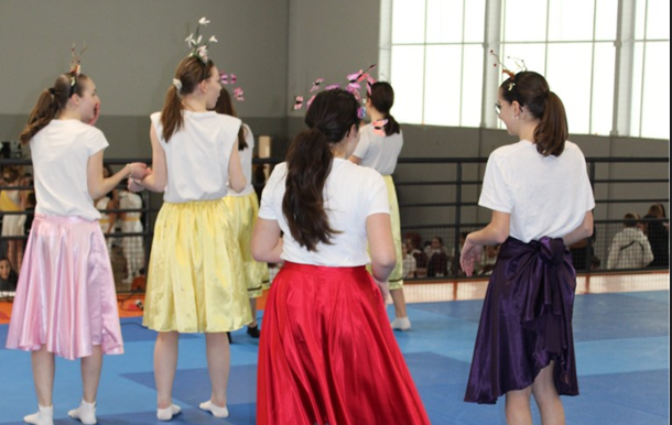 La comédie musciale 2023 du collège est lancée ! Rassemblement et 1er filage samedi avec 200 jeunes artistes investis 🙏👏 A bientôt au théâtre Chanzy 💃🕺🎤🎹🎺#artsvivants