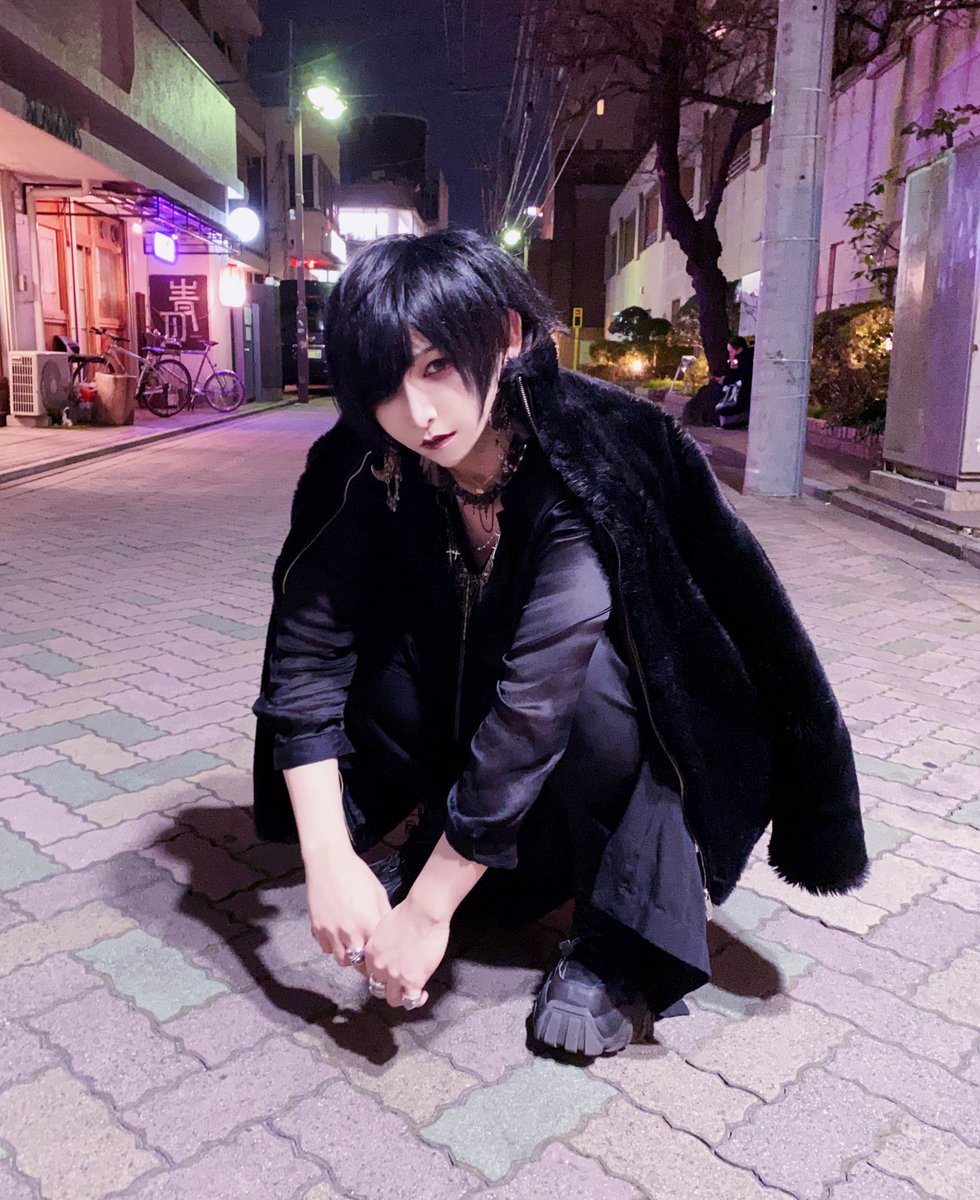 EVOL__LEON's tweet photo. とある路地裏🐈‍⬛ https://t.co/JayoN2jKSs