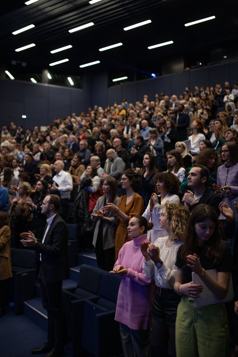 ScPo_Strasbourg's tweet photo. 🎓[Remise des diplômes] 🎓Samedi 4 février au Palais de la Musique et des Congrès de #Strasbourg @ScPo_Strasbourg recevait des centaines de #diplômés et leurs familles - Trois promotions réunies le temps d'une journée pour un bel évènement. #retrouvailles #emotion 👏Félicitations https://t.co/GP02GZzkbn