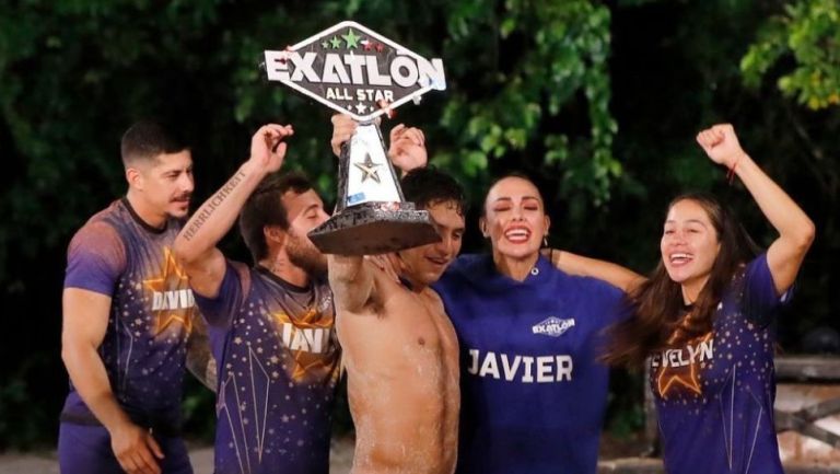 maya_travesta's tweet photo. sigue la ola azul koke🥇sol🥇koke🏅lili🥇andres🥇🏆🏆🏆🏆🏆 #conquistadores #allstars #contendientes #campeones https://t.co/D1MSSiBGXl