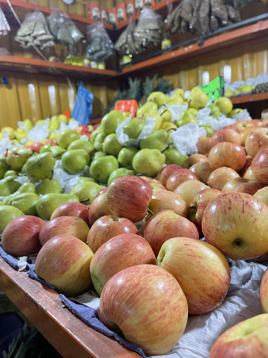 AbastoAsu's tweet photo. Hoy es un buen día para hacer las compras de frutas y verduras para la semana. 
Vení, te esperamos ☺️ https://t.co/rH1D11UBzi