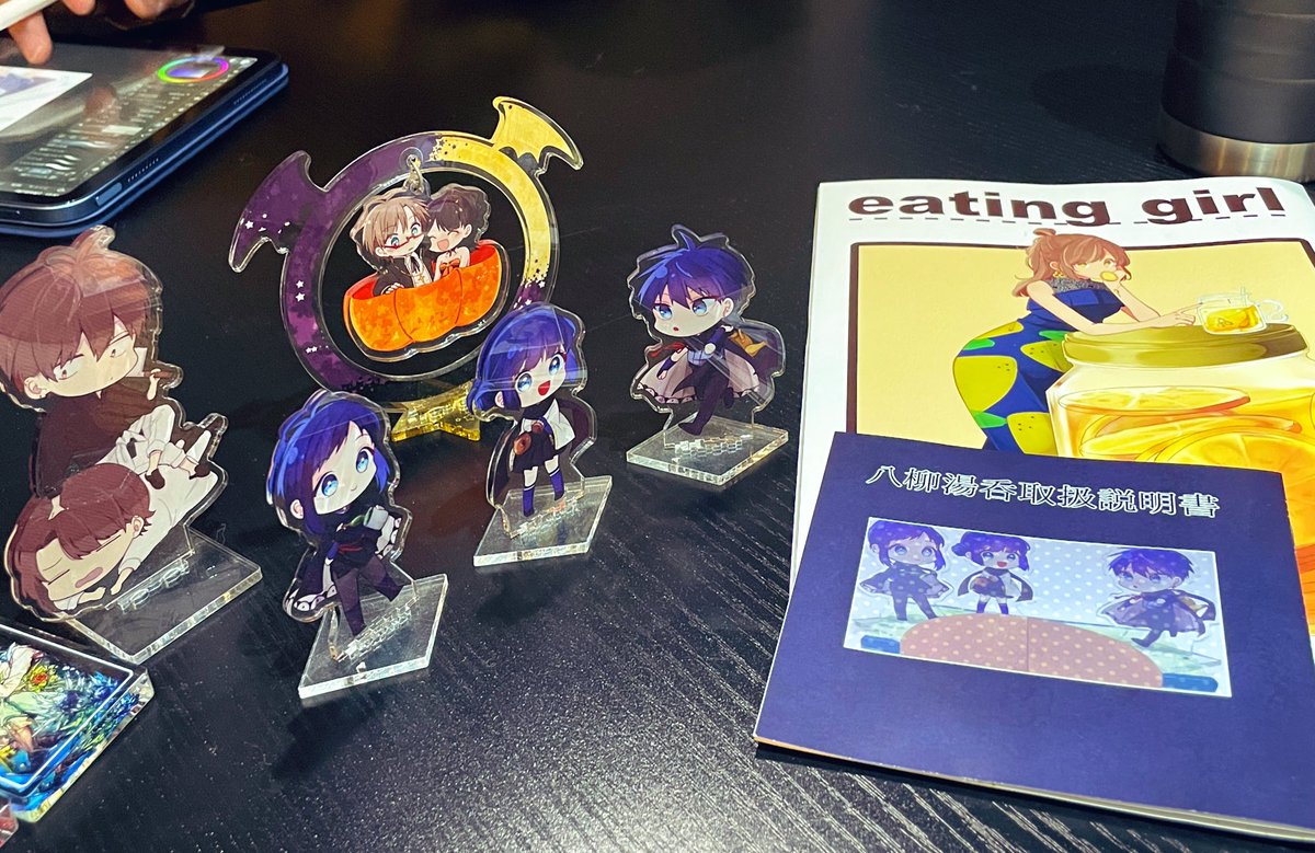 digital_ischool's tweet photo. 本日もイラストスクール授業ありがとうございました🥰
アクリルキーホルダーやスタンドなどグッズを持って行ったところ、感化されて作りたい生徒さんがたくさん出てきてくれて嬉しいです✨
グッズ制作は沼‼️‼️ https://t.co/LMrsdyLUVs