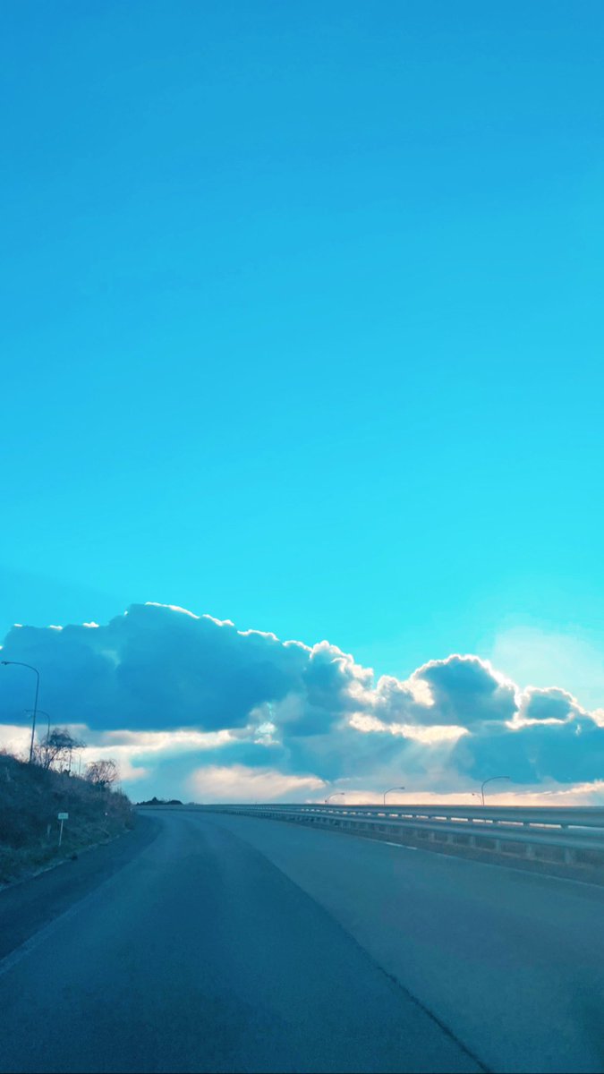 neqo_cc's tweet photo. 光のさすほうへ

#写真 #フィルム
#キリトリセカイ
#写真好きな人と繫がりたい
#ファインダー越しの私の世界 https://t.co/J3iXSG3Xsu