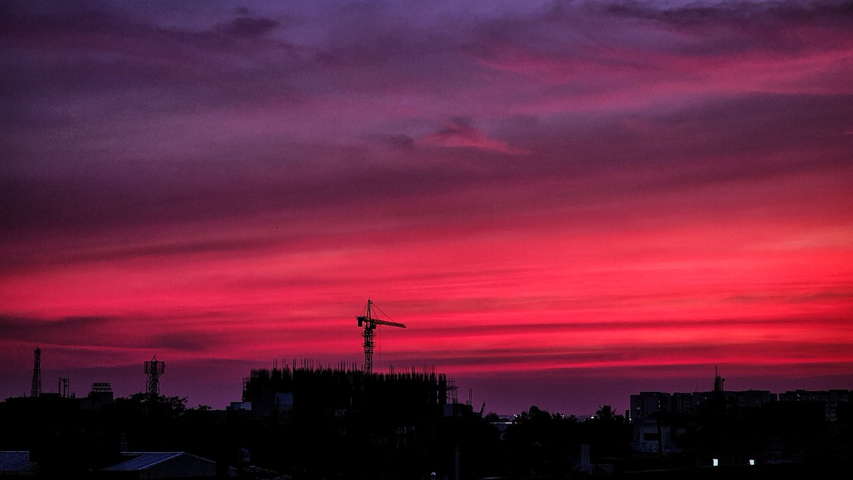 RT @kingindnorth12: Pink Sky 😍💖✨🤌 whatta beauty 🫡 
#Sky #Pinksky #sunset #Mondayvibes  #SkyPixel #sunsetphotography