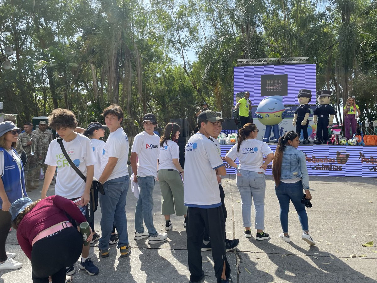VoluntarioPTY's tweet photo. Contentos de la energía y motivación que nuestros #VoluntariosDePanamá tuvieron durante la Carrera Caminata Juan Ramón Palacios organizada por @FYoTeCreo 

Un ambiente increíble gracias al apoyo de muchos ❤️ solidarios, ONGs participantes, público en general y los #Voluntarios. https://t.co/iUUliWffHX