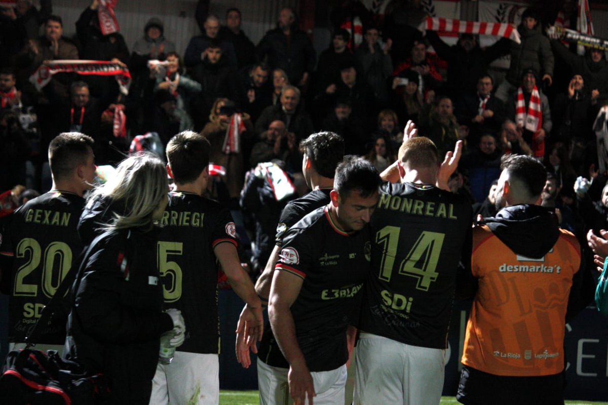 No hace falta que les recordemos que el domingo, a las 17h, se juega un derbi. Participa en el sorteo de dos entradas individuales. Síguenos, haz RT y el viernes por la mañana contactamos por MD con ganadores. Si no tienen planes para el domingo, la <a href="/SDLogrones/">SD Logroñés</a> se los facilita!