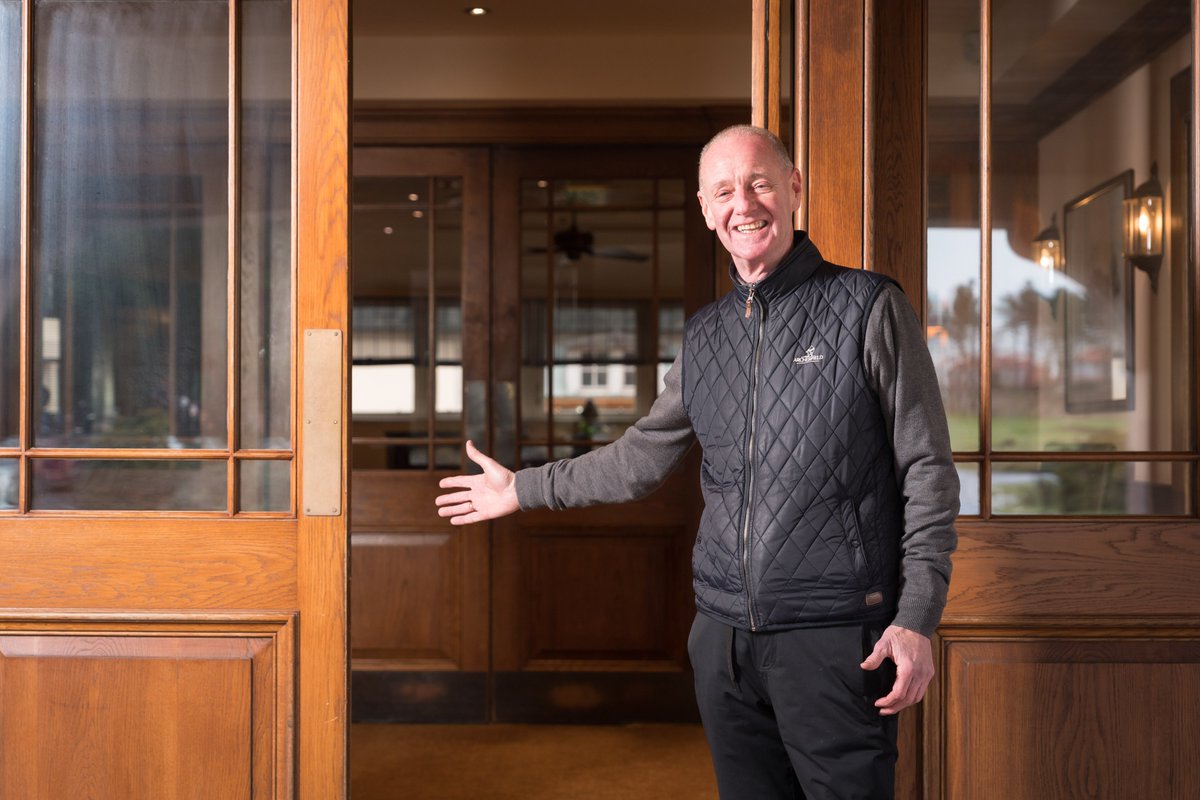 A friendly smile to welcome you to Archerfield ⛳

Meet Paul, who heads up our Concierge Team. He is on hand to give our Members and Guests a warm welcome to the Club and look after their every need

#ArcherfieldLinks #WePlayADifferentGame