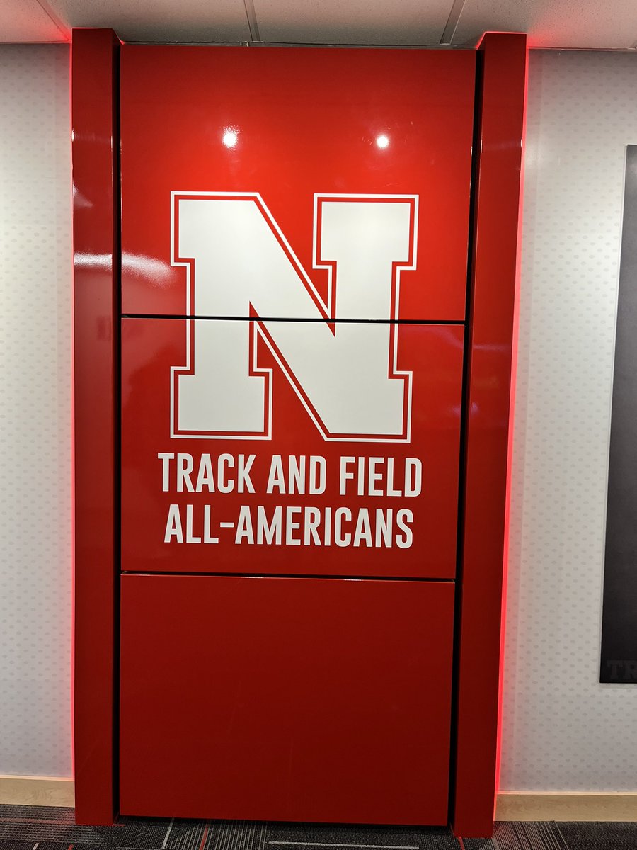 LaTishaStaten9's tweet photo. Great weekend, great memories!  #MyRobo #WhereItAllStarted #Huskers #TrackLove #NamesOnTheWall @robostat https://t.co/NveXpP9jfq