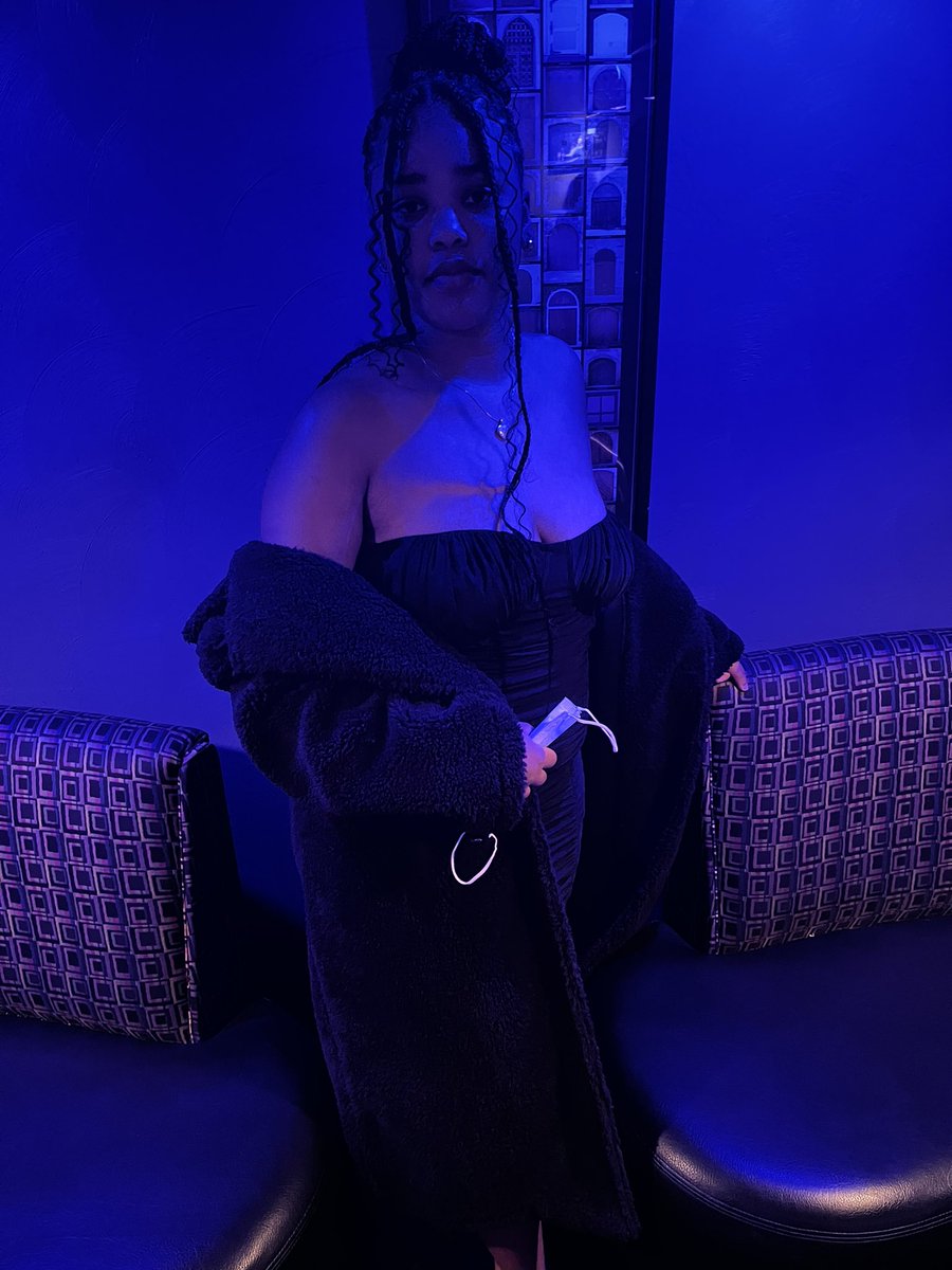 Singing happy 18th birthday to my gorgeous, smart, always smiling middle heartbeat!!! Continue to keep God first and everything else will follow. May this next chapter be your best thus far. We love you and we’re so proud of you 😘❤️!!! <a href="/mariahh3x/">Mariah</a>