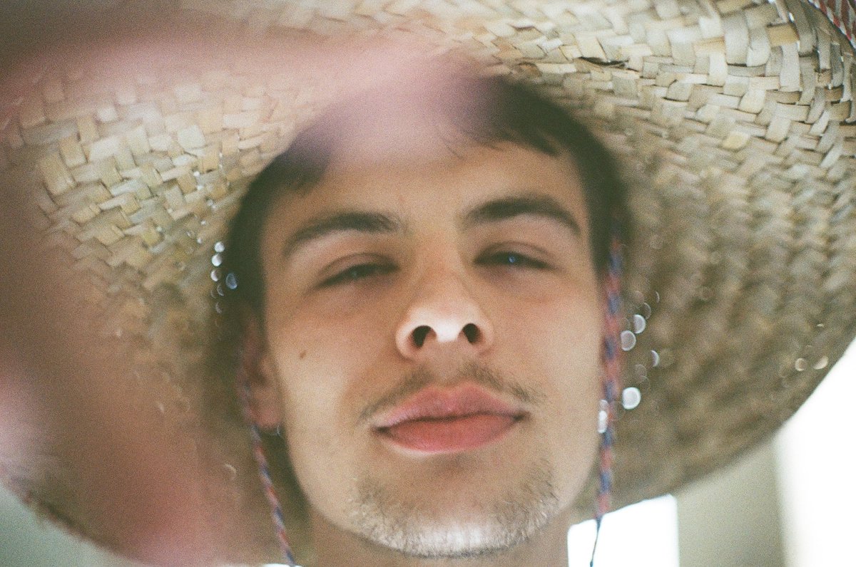 charliet166's tweet photo. 📷Minolta XE 5
🎞️ Kodak Gold 200 

#FilmTwitter #film #photography #70s #portraitphotography #portraitart #London #filmfeb #art @Kodak @KonicaMinoltaUS @KonicaMinoltaGB https://t.co/PlHhlLsH5l