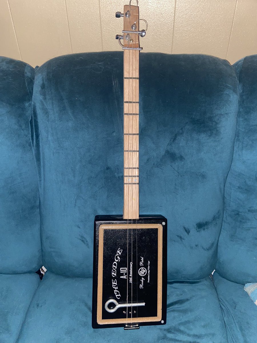 kabiggidy's tweet photo. Finished the build on my first 3-string fretless electric cigar box guitar. I put a piezo pickup under the bridge, no tone, no volume. Just plug in to an amp and play. The “Frets” markers were placed at each whole note location for reference. It’s really a blast to play. https://t.co/H5S7j4xiXL