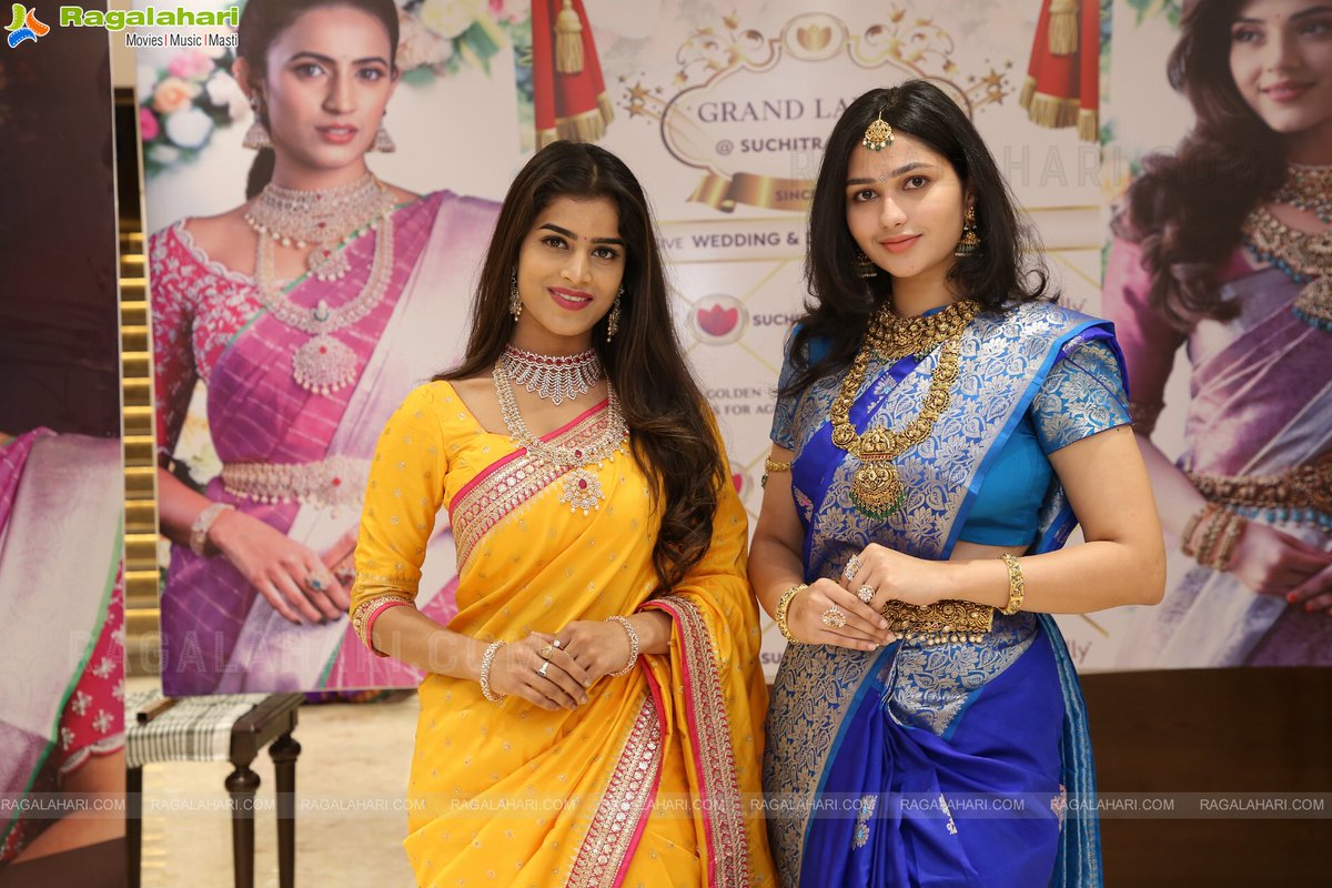 Ragalahariteam's tweet photo. Manepally Jewellers 6th Showroom Launch Date Announcement 

More Photos - 
https://t.co/eKTmZbEsaN 

#ManepallyJewellers #JewelleryShow #JewelleryDesigns #Manepally #FashionJewellery #Traditional #Ragalahari https://t.co/T3rmzCsUNU