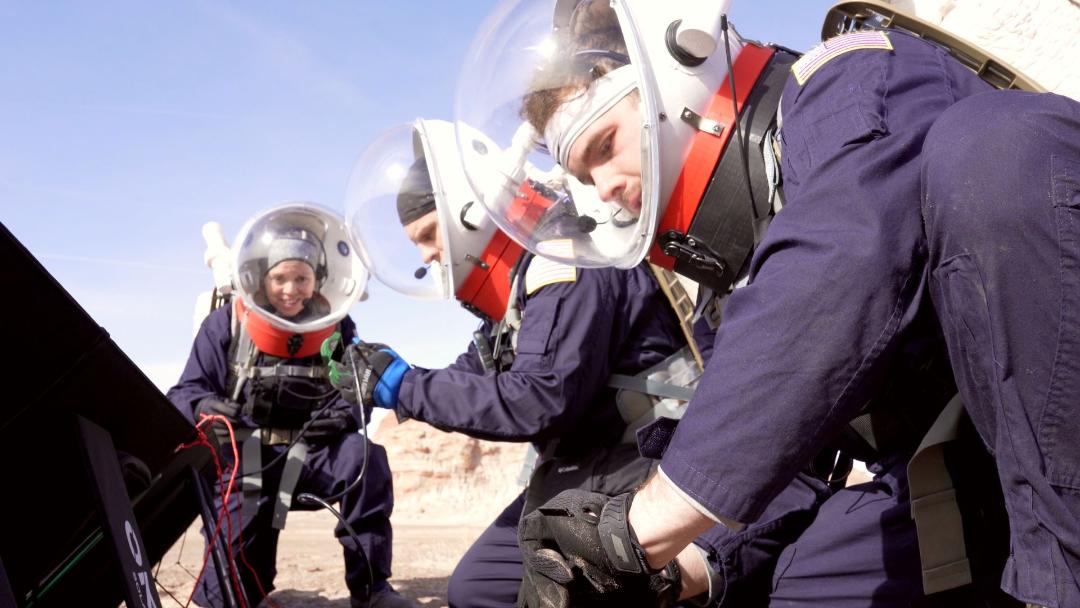 Members of Crew 274 completed their first week in sim at our #MDRS campus in Utah, collecting power consumption data, tending to plants in the greenhouse & testing stress mitigation, among other things. For more details, visit mdrs.marssociety.org #marsanalog #stem #science