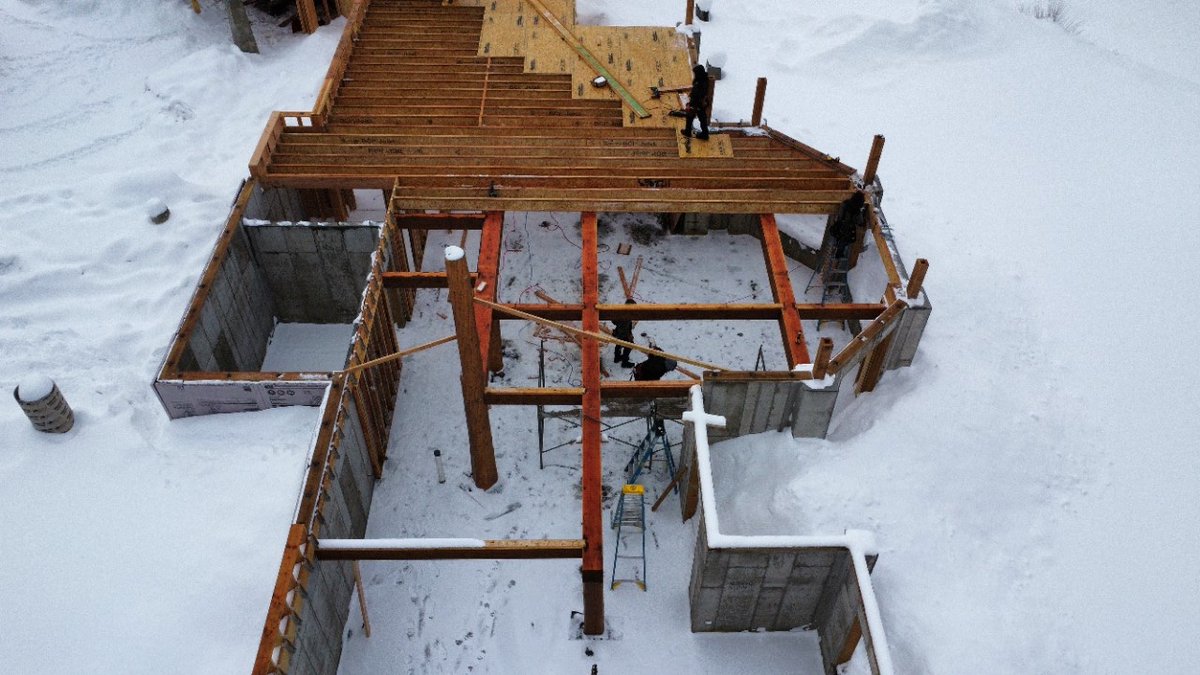 EdgewoodSchafer's tweet photo. Grand Lake, CO progress updates!! Precut, textured, pre-stained beams with ceiling grooves cut are finally installed. Next faze - sub floor framing!
https://t.co/gmnNqG4ARf
#mountainhome #grandlake #grandlakeco #loghome #loghomelife #loghomedesign https://t.co/l91mJpu2ws