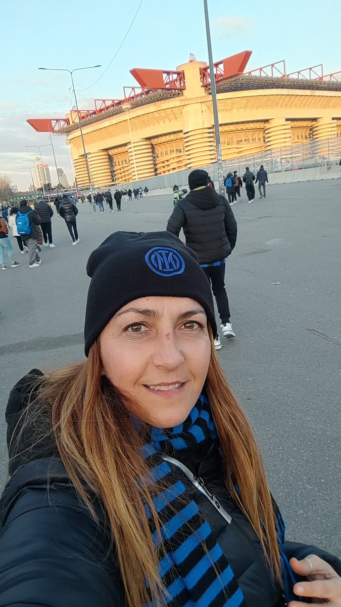 AnnaSias8's tweet photo. Derby 1a0🖤💙 Milano è sempre neroazzurra !! https://t.co/lAyP6TK4ZV
