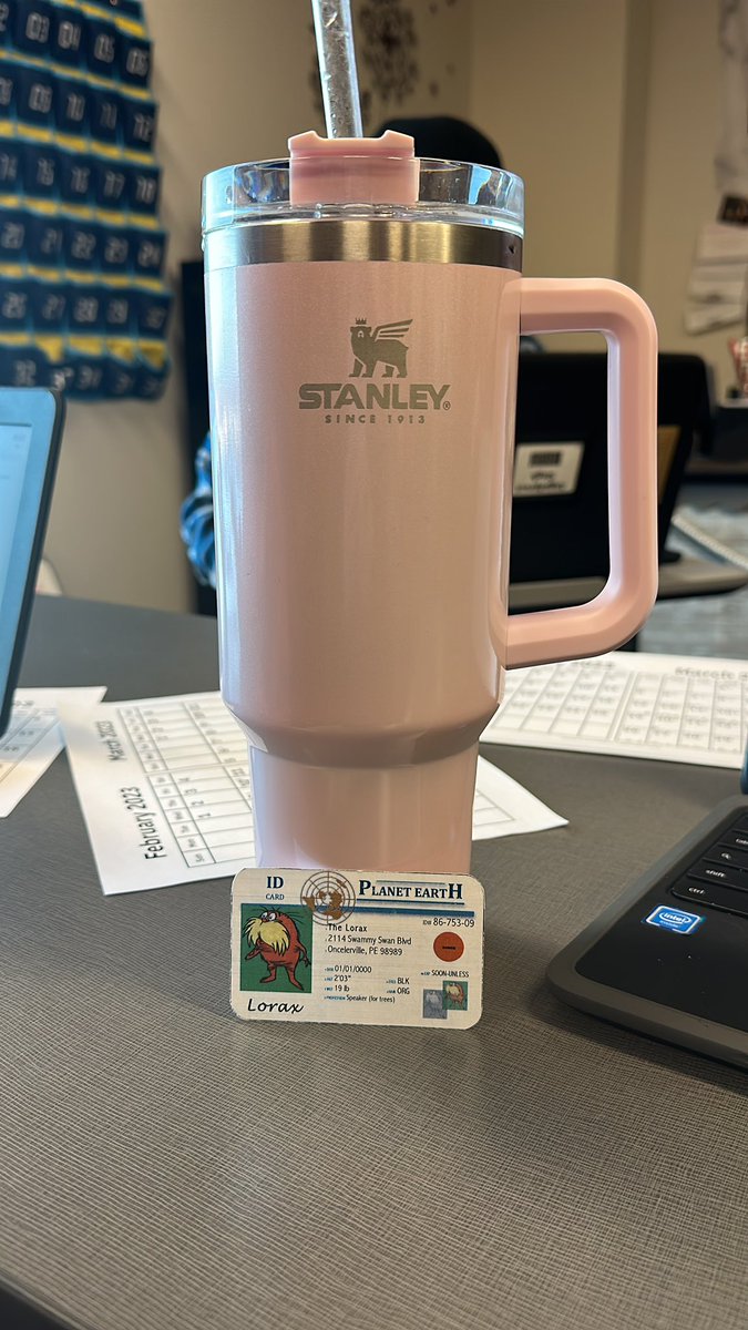 oncelerhatepage's tweet photo. by using my reusable water bottle, i am able to cut down my eco footprint by producing less waste!
@franklinlorax #apespop https://t.co/g54UZxbAxs