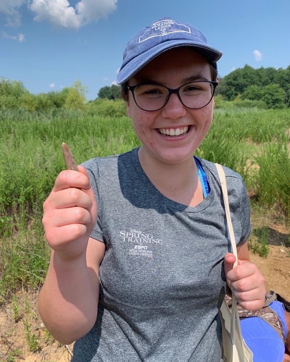 Streaming_Sci's tweet photo. Today’s #StreamingScience team member spotlight focuses on none other than Lexi Bolger (@globorotalexi)! Lexi has a BS in marine science (@SFFGS_UF) from UF but fell in love with paleontology and geology as an undergrad. (1/3) https://t.co/AlSbp4ZwKV