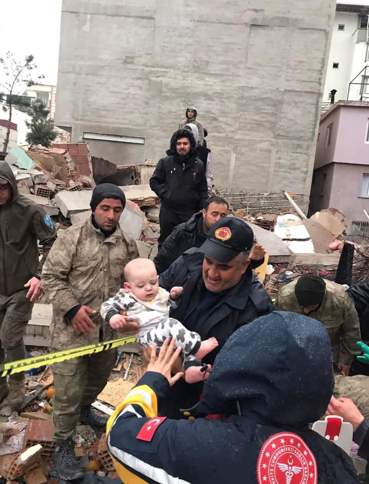 AhsanKh15041654's tweet photo. Another 7.5 magnitude earthquake in Turkey 🇹🇷 Prayers for our brothers &amp; sisters 🙏 ALLAH protect all of us 🙏
#earthquake #TurkeyEarthquake #earthquaketurkey
#İstanbul #Syria #PrayForTurkey
#زلزال https://t.co/6X5lK7ZjuE