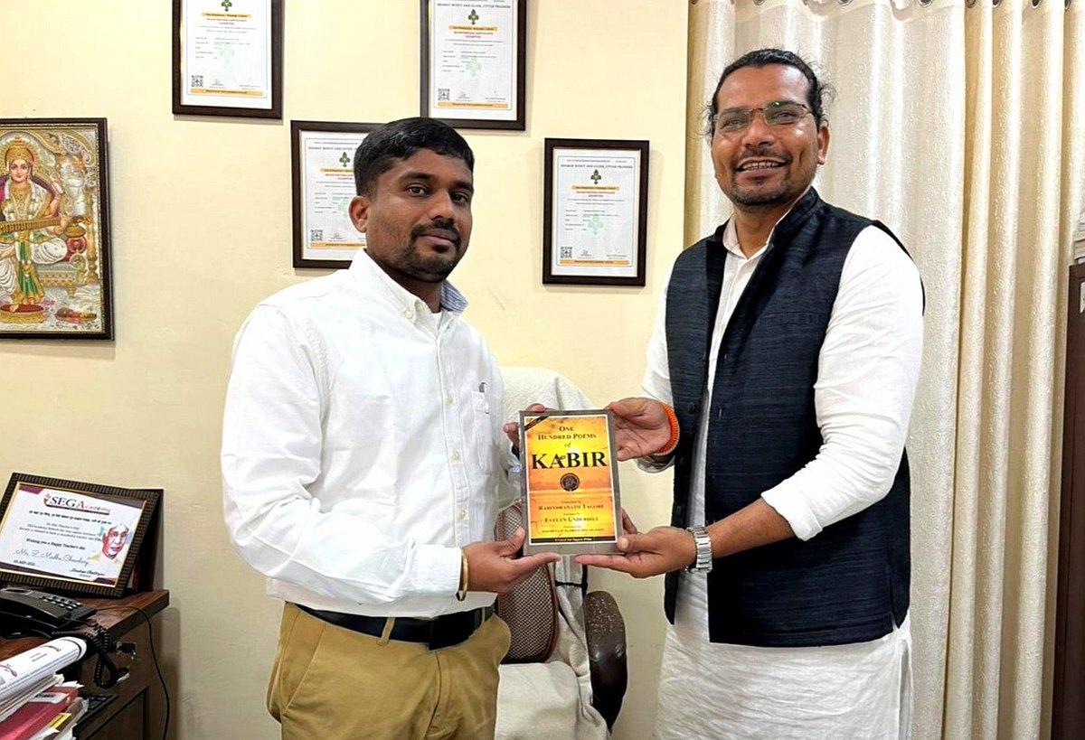 TagorePrize's tweet photo. Joyful visit to International Hindu School in Varanasi where @Umeshkabir5 our friend, spiritual mentor, life coach from #KabirMath #Varanasi donated a copy of #100PoemsofKabir translated from by #Tagore to P. Madhu Chowdhary, Principal (L)
#SantKabir #poetry #literature #art https://t.co/eSkms8h6mo