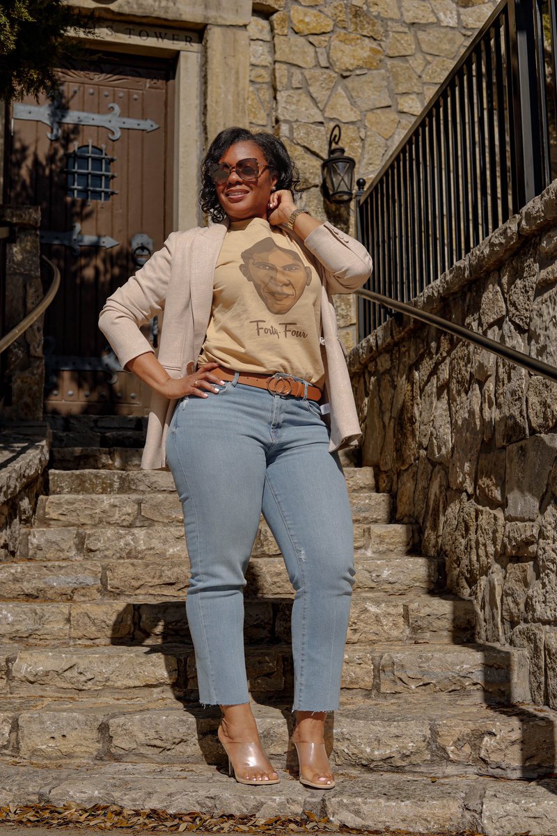 kodebleux's tweet photo. Y’all momma look this good? Just mine? Oh okay 🤣 #obamayear https://t.co/HxeIeyRsXt