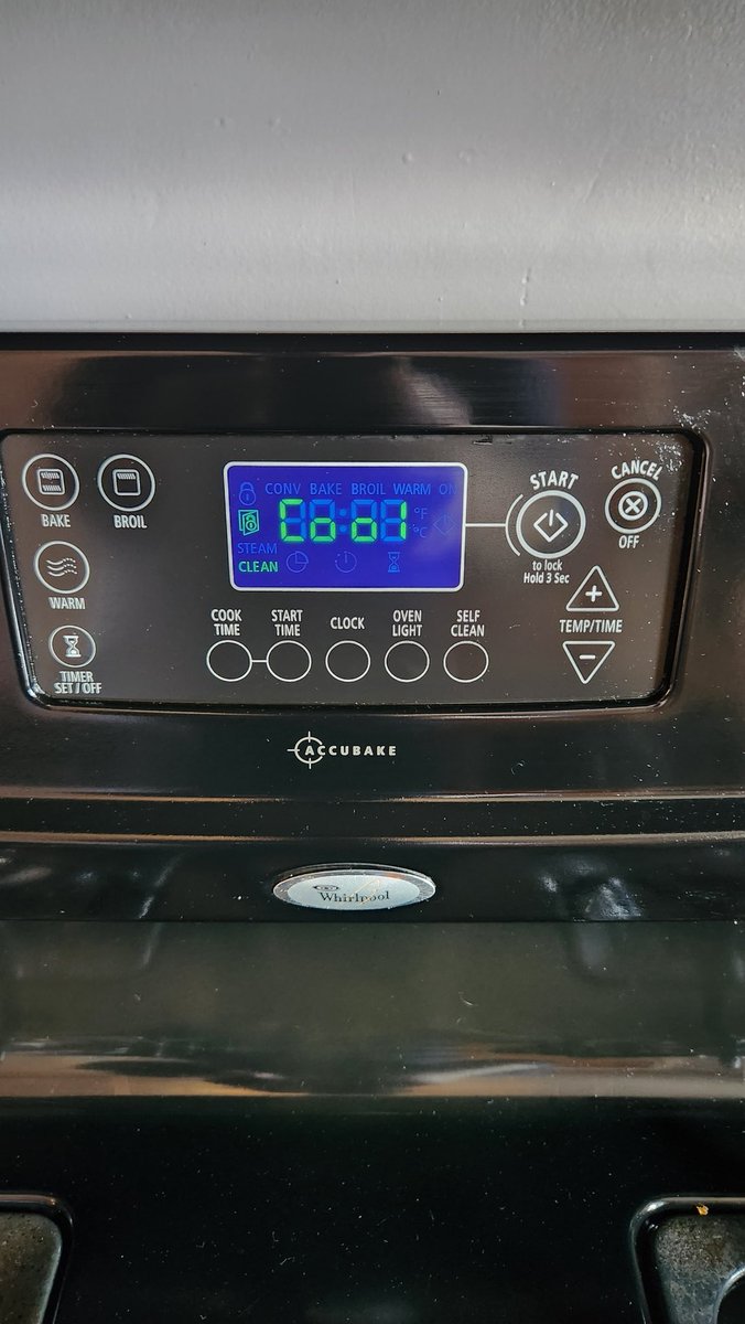 Kevin60747711's tweet photo. Cool and clean, just like my oven. https://t.co/XO2vlQrPZn