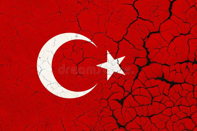HaseebsTweets's tweet photo. An earthquake have jolts Türkiye and it's neighbouring states 💔
::
In this difficult times we are standing and praying with our Turkish brothers and sisters 
🇹🇷💪🇵🇰

#Turkey #PrayForTurkey #earthquake #İstanbul #Tsunami https://t.co/bFF8LJ7BVC