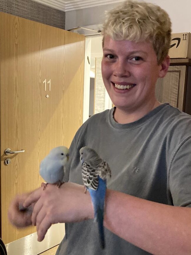 Potters Grange gets lots of visitors ‘flying in’…… including these ‘feathered therapy friends’ (which is easy to write then say out loud,) for residents (and staff) to meet 
#budgerigar #CareHomeActivities #pottersbar