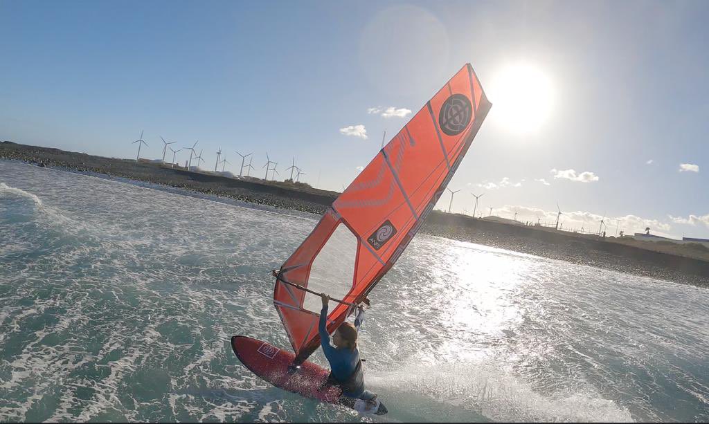 <a href="/Daida_fisioMT/">Daida-MTfisioterapia</a> disfrutando de unos días de viento y olas en casa #grancanaria <a href="/AnfiSports/">ANFI Sports Academy</a> <a href="/AnfiGroup/">Anfi</a>