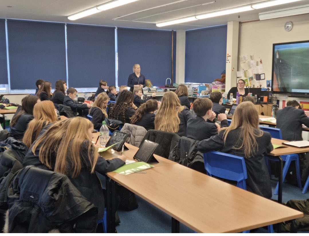 RBAGeography's tweet photo. Our year 7’s have been learning how to make notes from videos today. Being able to analyse and interpret what is being shown, and how to use this information to answer questions is such an important skill. #geography #skills #notetaking https://t.co/6ykMvcjRFZ