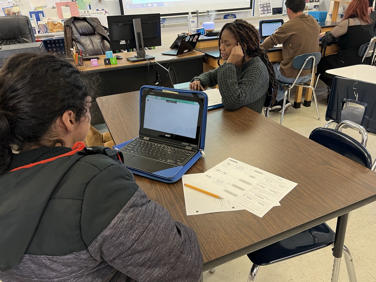 THS_Academics's tweet photo. Mr. Stratmann was Caught In the Wild using ADDRESSING GAPS IN STUDENT UNDERSTANDING through an in-the-moment RETEACH! https://t.co/mLjNhEkFuR