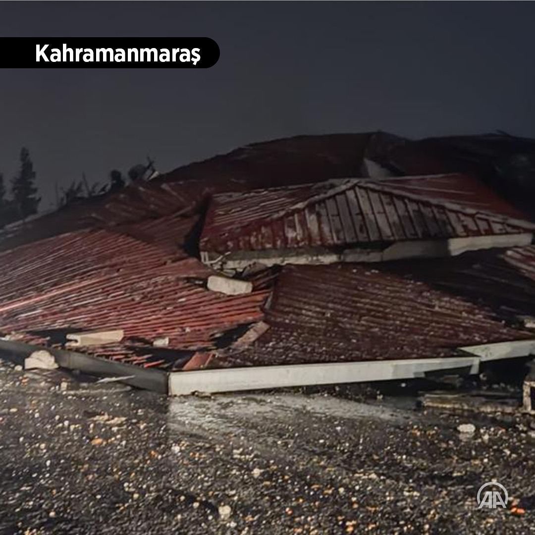 ateshabernet's tweet photo. Kahramanmaraş'ta 7,4, Gaziantep'te 6,4 ve 6,5 büyüklüğünde meydana gelen depremlerde çevredeki illerde binalar yıkıldı

#deprem #haber #kahramanmaraş #adıyaman #gaziantep #ateshabernet https://t.co/27IwwAC3iC