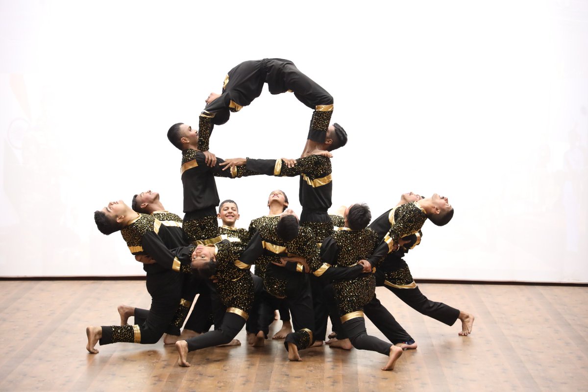 NCC_Dte_Gujarat's tweet photo. Maj Gen Arvind Kapoor, ADG @NCC_Dte_Gujarat awarded achievers of Guj Dte at a felicitation ceremony at Ahmedabad. The event highlighted achievements of cadets &amp; staff and culminated with a wonderful Gp song &amp; Ballet performance.
@GovernorofGuj
@CMOGuj
@HQ_DG_NCC
@DefencePRO_Guj https://t.co/LhoccFdg3h