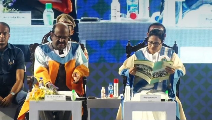 nAZbSXveVUbOGjB's tweet photo. @Tanmoypore2 @MamataOfficial কলকাতার পর এবার সেন্ট জেভিয়ার্স বিশ্ববিদ্যালয়। মাননীয়া মুখ্যমন্ত্রী মমতা বন্দ্যোপাধ্যায়কে সাম্মানিক ডি-লিট দিলেন সেন্ট জেভিয়ার্স বিশ্ববিদ্যালয়। উচ্চশিক্ষায় বিশেষ অবদানের জন্য দেওয়া হলো সাম্মানিক ডি-লিট।
@MamataOfficial
#DLitt
#stxaviersuniversity https://t.co/j63KChfiud