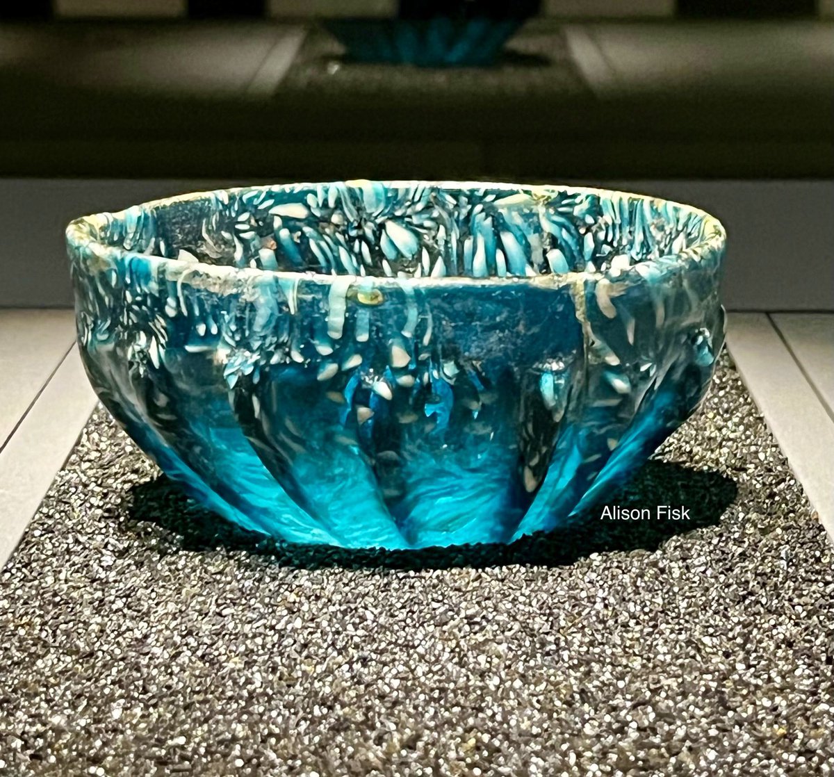 Beautiful ancient glass. A c. 2,000 year-old Roman ribbed bowl made of translucent blue-green mosaic glass. Landesmuseum Württemberg, Stuttgart. Photo my own.

#Archaeology
